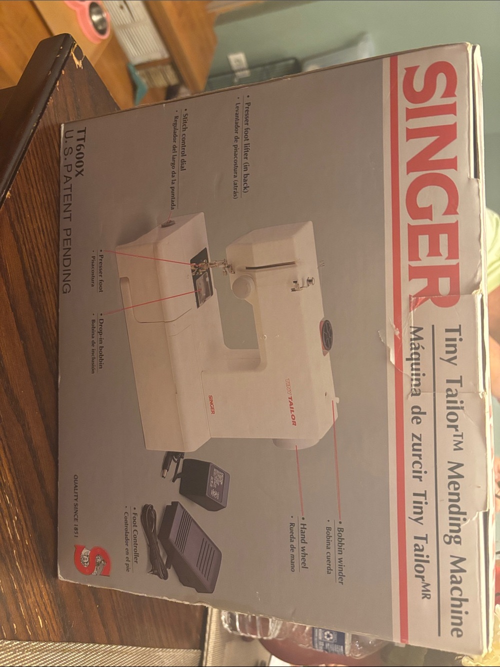 Singer Tiny Tailor™ Mending Machine - White